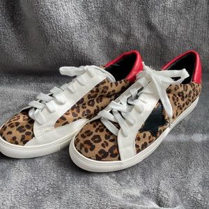 Women’s size 8 sneakers
